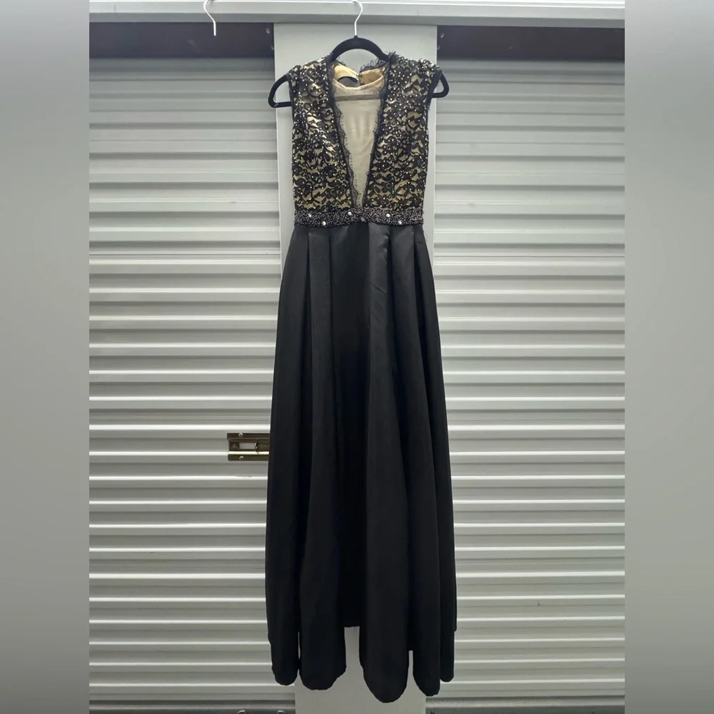 Rimini Couture Black & Gold Lace Open Back Evening Gown – Size 4 - Picture 4 of 12